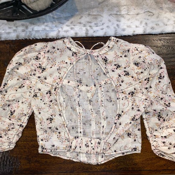 Crop Blouse - Picture 2 of 5